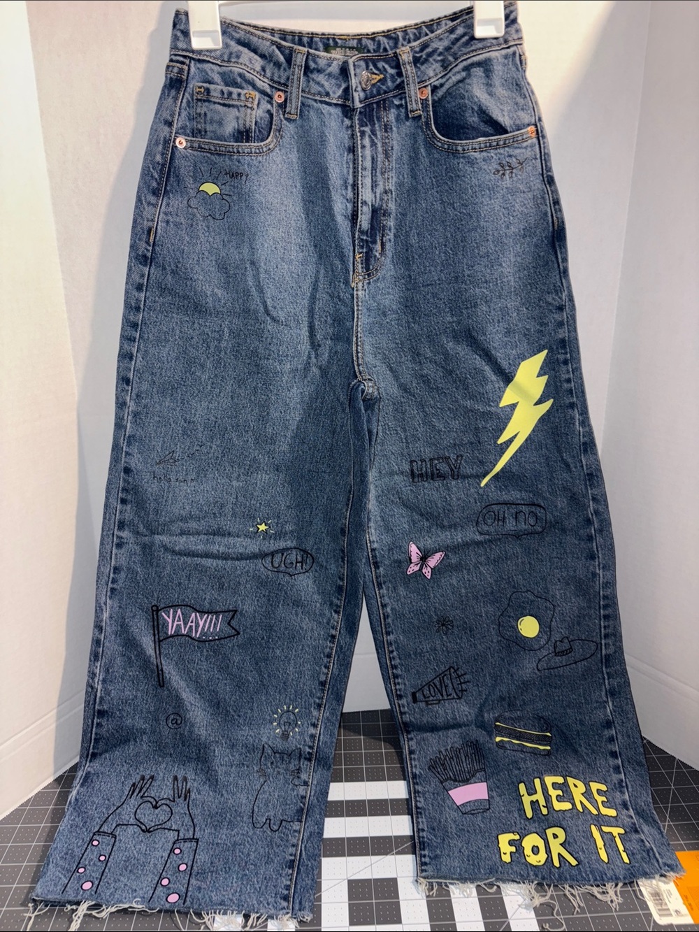 wild fable graphic Blue Denim High-Rise Jeans ankle length sz 2